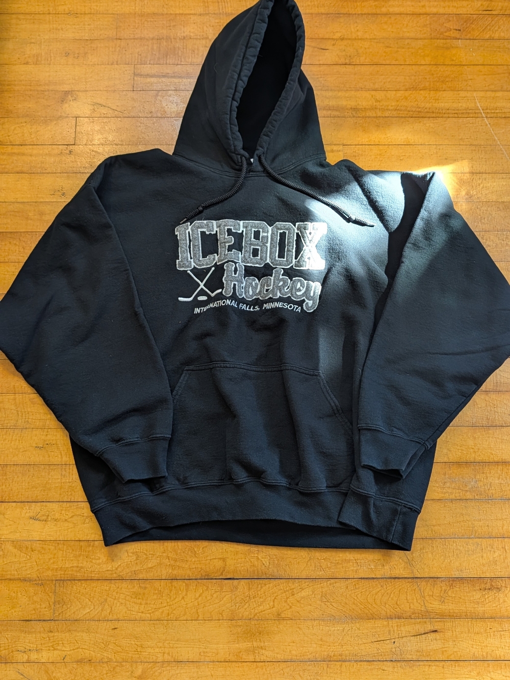 Men'sv XXL ICEBOX HOCKEY Hoodie by Gildan, Only 36 pieces made.